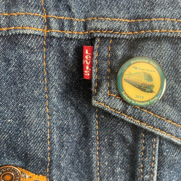 Vintage Levi’s Trucker Denim Jacket with Racing Patches and Buttons - Picture 5 of 12